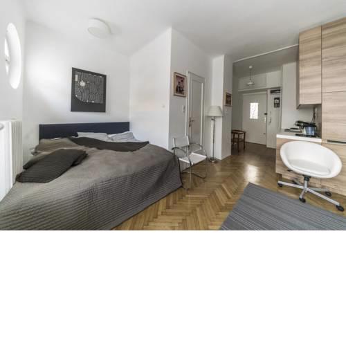 Cozy little apartment with Baby Crib