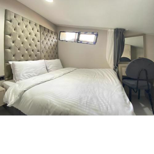 Cozy Loft Flat 2 min to Trump Mall and Metrobus