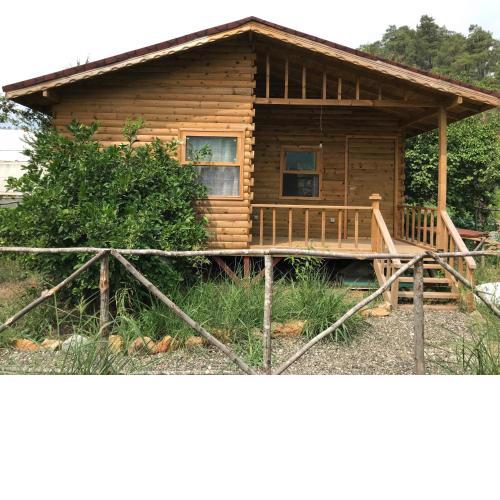 Cozy Log Home