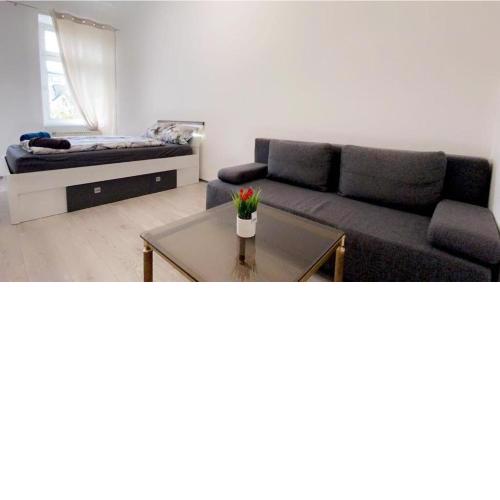 Cozy Quad room next to Meidling