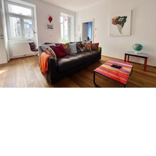 Cozy Retreat with Large Balcony near Schönbrunn
