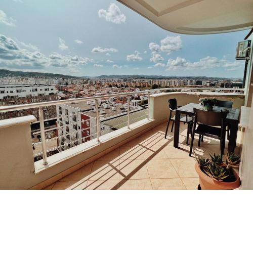 Cozy Rooftop Apartment - Your home, away from home!