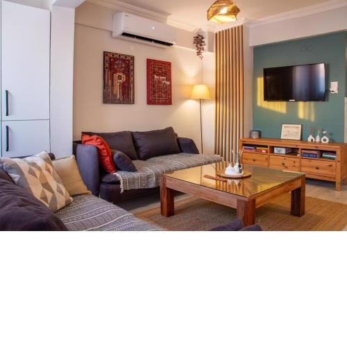 Cozy Seaside Retreat w Sea View in Kusadasi