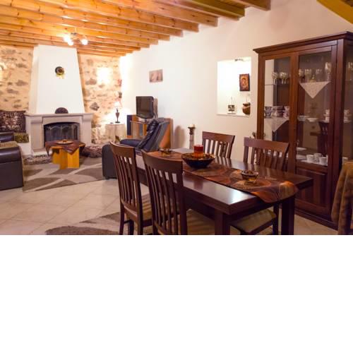 Cozy Stone House Hellen