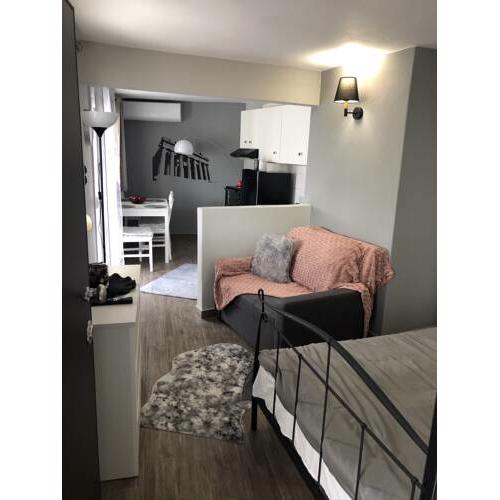 Cozy studio apartment in the heart of Athens