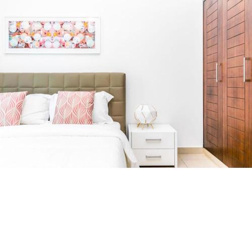 Cozy Studio, High Floor, Blvd Central Tower II Downtown