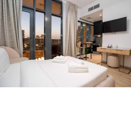 Cozy studio in heart of JVC