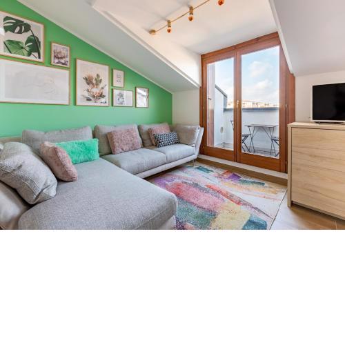Cozy Studio W/Parking 5 min walk from the bus stop
