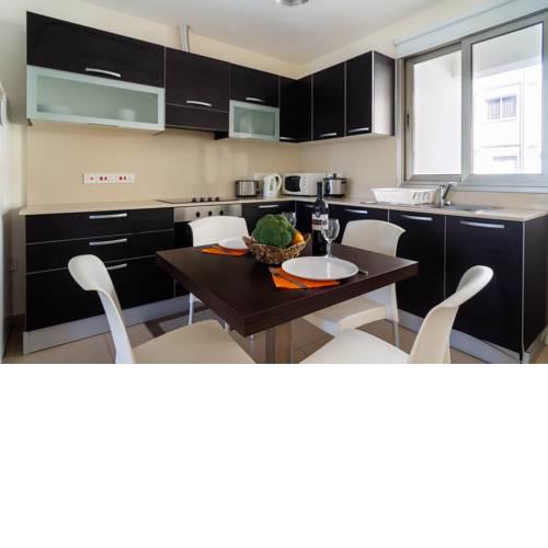 Cozy & Stylish - 2BD apartment - Central Area & Parking