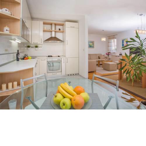 Cozy Well-furnished Apartment in Dubrovnik