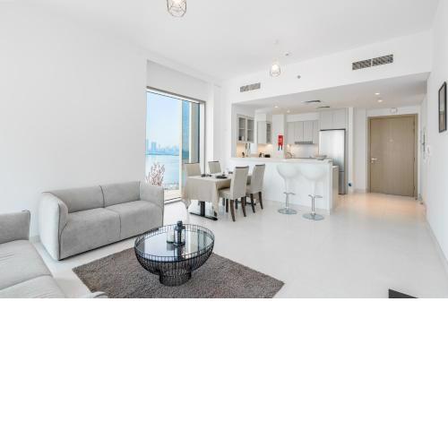 Creekside 18 - 2 Bedroom Apartment with Pool & Gym