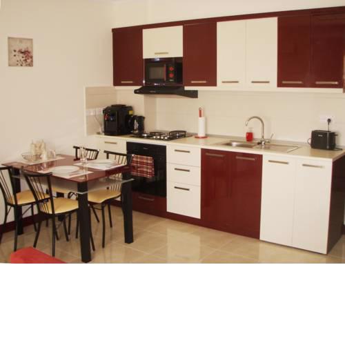Creme & Bordo