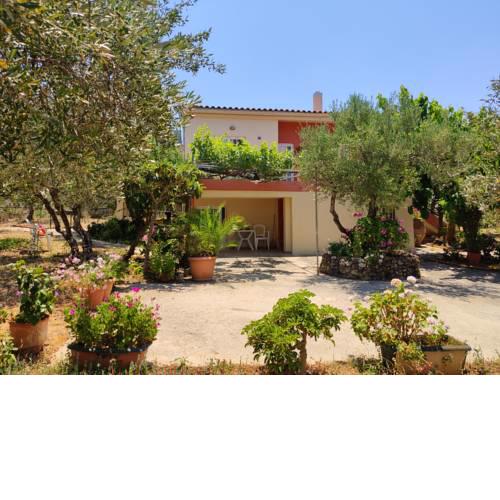 Cretan Rural Living in Olive Grove Cottage (2L)