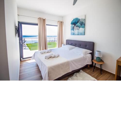 Crikvenica Villa Sleeps 8 with Pool Air Con and WiFi
