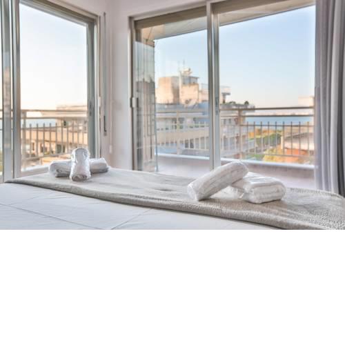 Crystal Seaview Lux Apartment