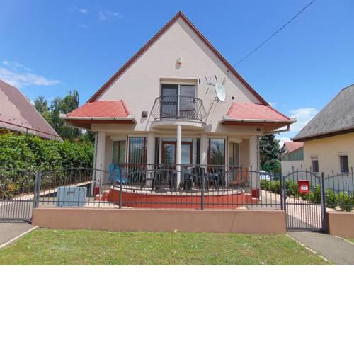 CSEVI Apartmanház