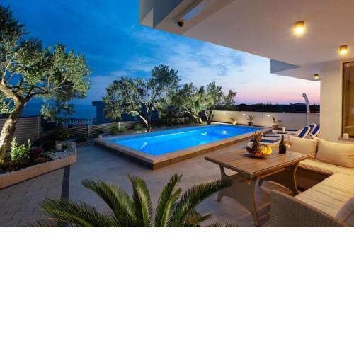 ctma210/ Villa with private heated pool