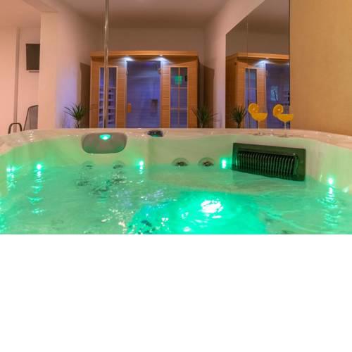 ctma303 - Villa with private pool, jakuzzi, sauna for 5 adult + 1 child