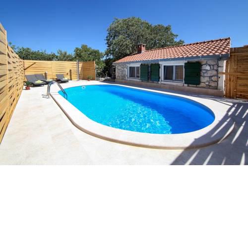 ctse204/2 - Holiday house with private pool