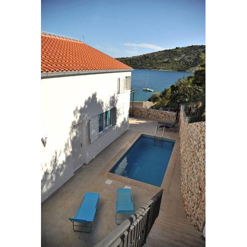 ctvi167- Holiday home with private pool