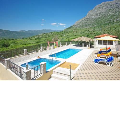 ctza132/ Villa with private pool and jacuzzi