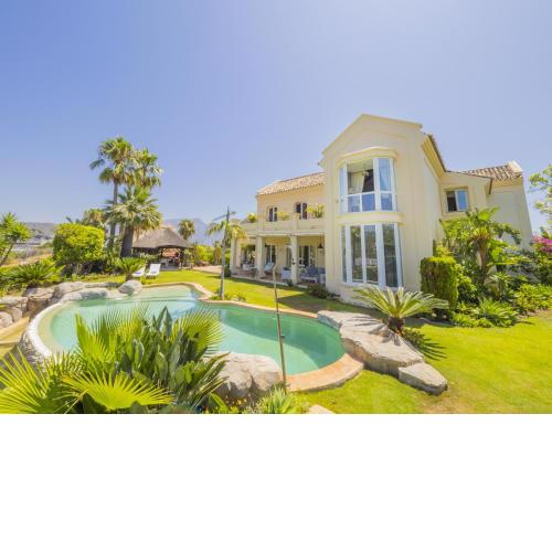 Cubo's Villa Amelia