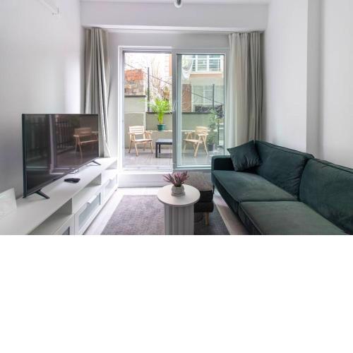 Cute Stylish 1BR Flat w Priv Terrace & Gym #17