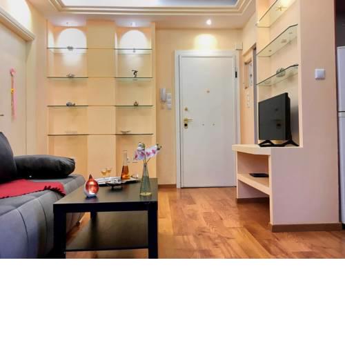 Cute Vouliagmeni Apartment in a Unique Location