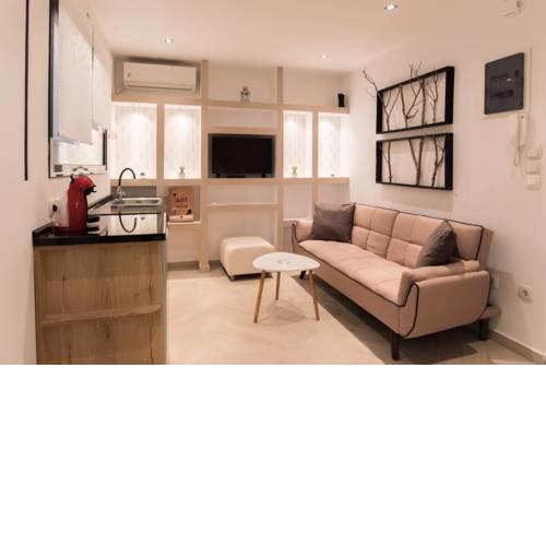 Cutest white-tower apartment with a private patio
