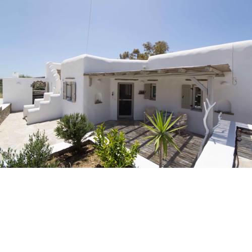 Cycladic beauty and tranquillity in Kostos, Paros