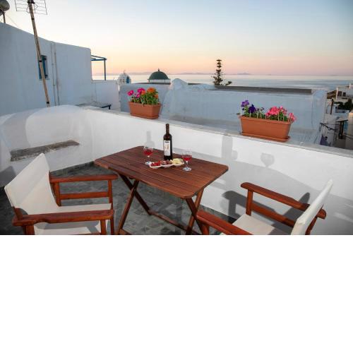 Cycladic sea view house near the Castle