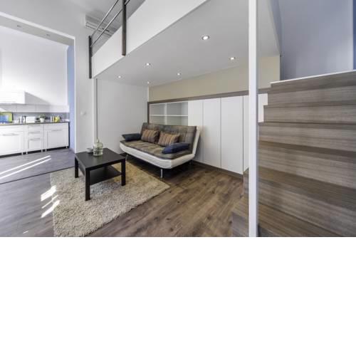 D53 Apartments