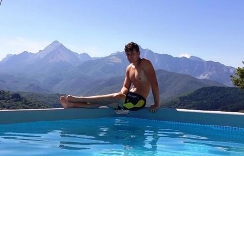 DA ERCOLE casa vacanze di lusso con giardino, piscina e idromassaggio.