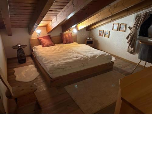 Dachwohnung mit Charme im Haus Luchre, Zermatt