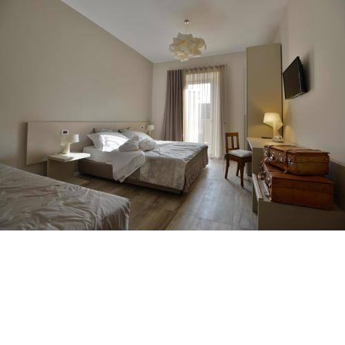 Daman Rooms & Breakfast