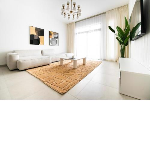 Dar Vacation - Spacious White Luxury Apartment