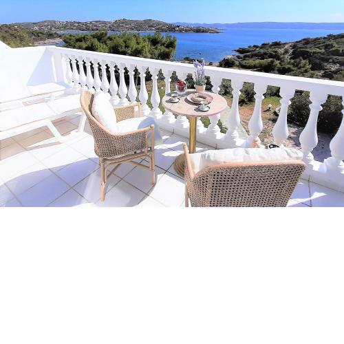 Dea Del Mare complex in front of the sea.