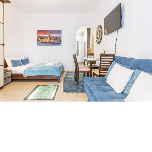 Deak City Apartment