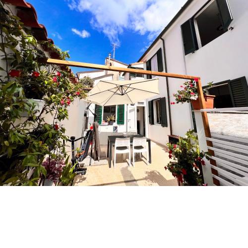 DeepHouse Casa vicino al mare con giardino