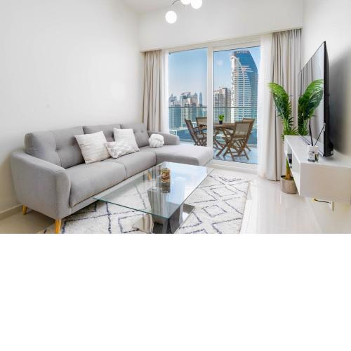 Delightful 2BR apartment at Reva Residences