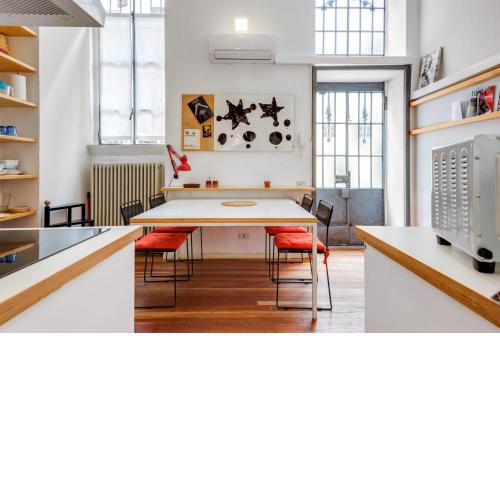 Delightful and large loft in porta Romana