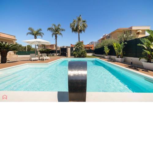 Deliziosa villa con piscina