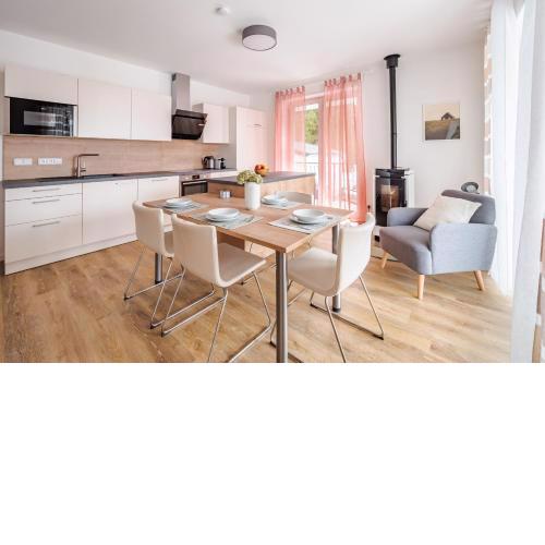 Deluxe Apartment Lipno - Lake Side Village, Frymburk nad Vltavou