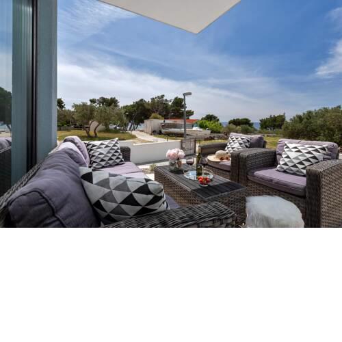 Deluxe Apartment Promajna Beach