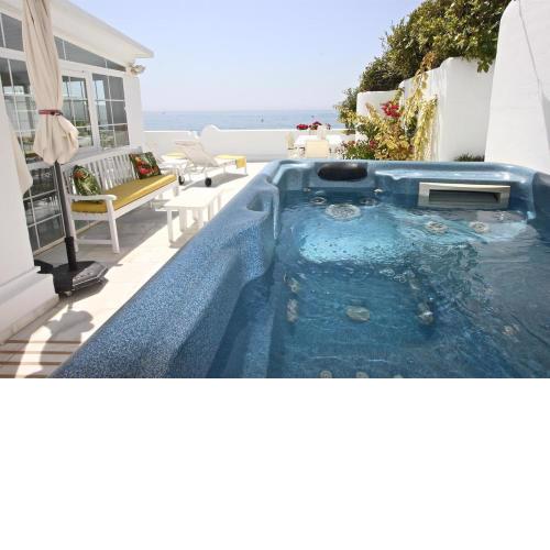 Deluxe Apartment with Jacuzzi
