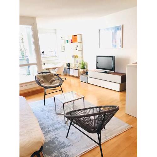 Deluxe Condo near Center
