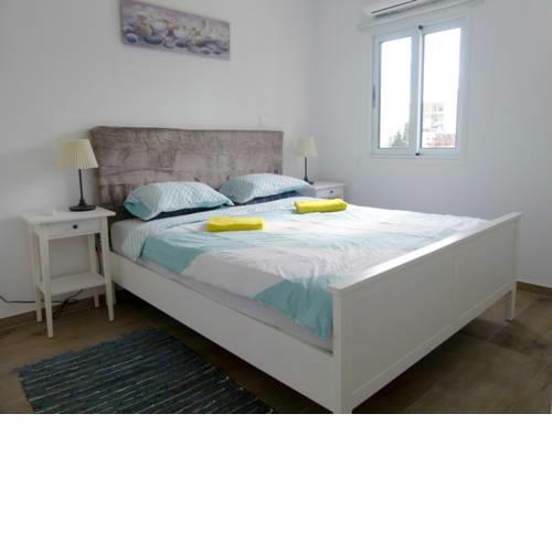Deluxe Town Center Apartment