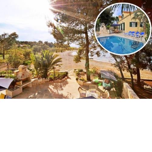 Deluxe villa Sirena on the beach