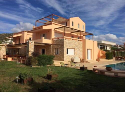 Deluxe Villa w/ Pool 5 bdrm