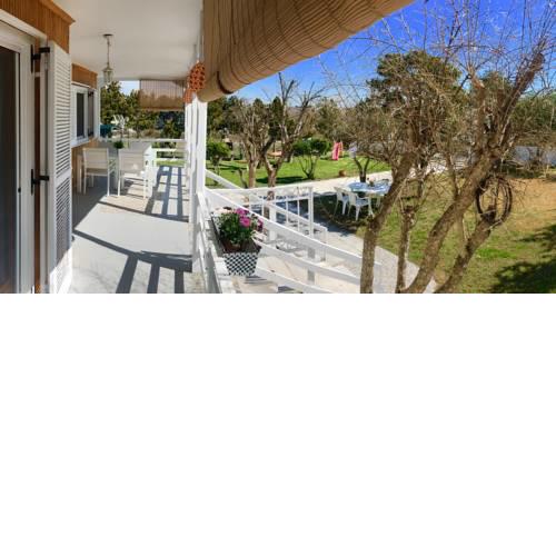DemiNik Summer House